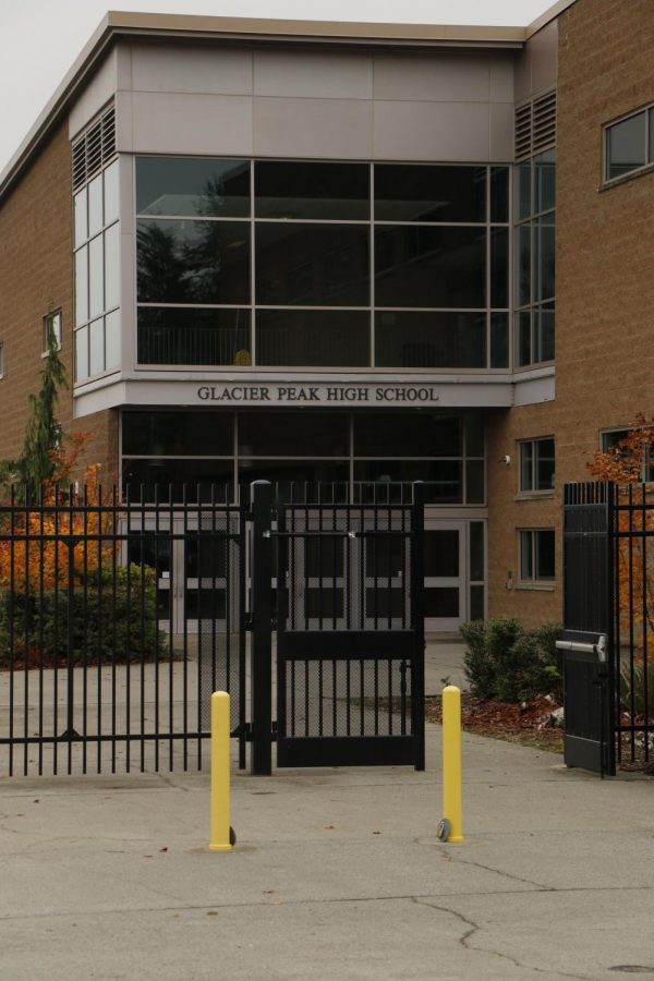 The empty entrance by the tennis courts.