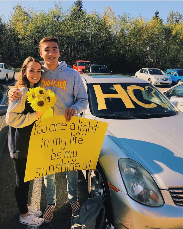 Senior Gabe Galindo asking Katelyn Anderson to homecoming.