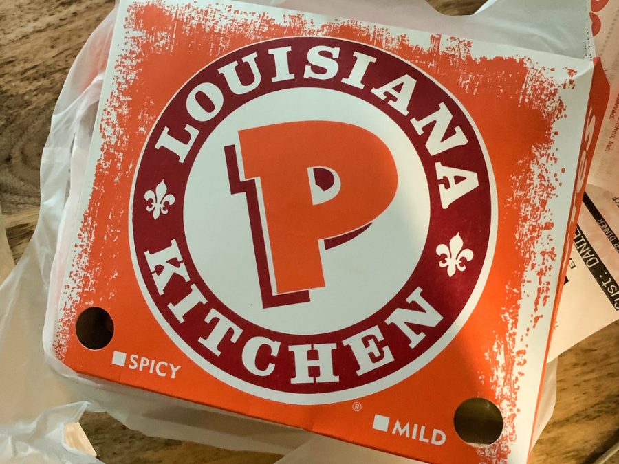 A+box+of+Popeyes+chicken.%0Acredit%3A+dfmobile+via+flickr.com