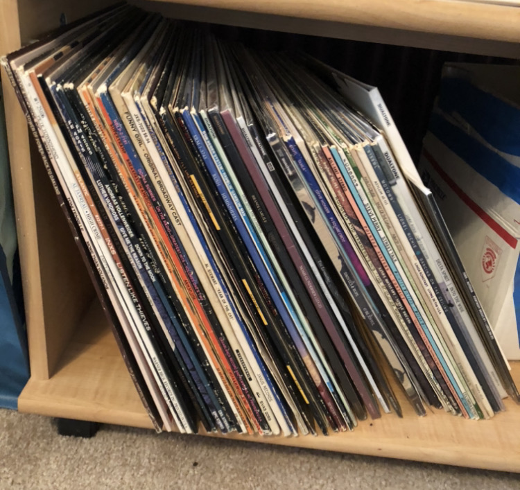 Ooze G Årligt Why Teens Are Loving Vinyl Records – The Edge