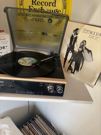 Fleetwood Macs 1977 Album Rumors as a Vinyl Record with its cover and sleeve
